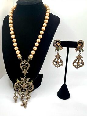 Heidi daus pearl crystal statement necklace set chandelier pendant earrings